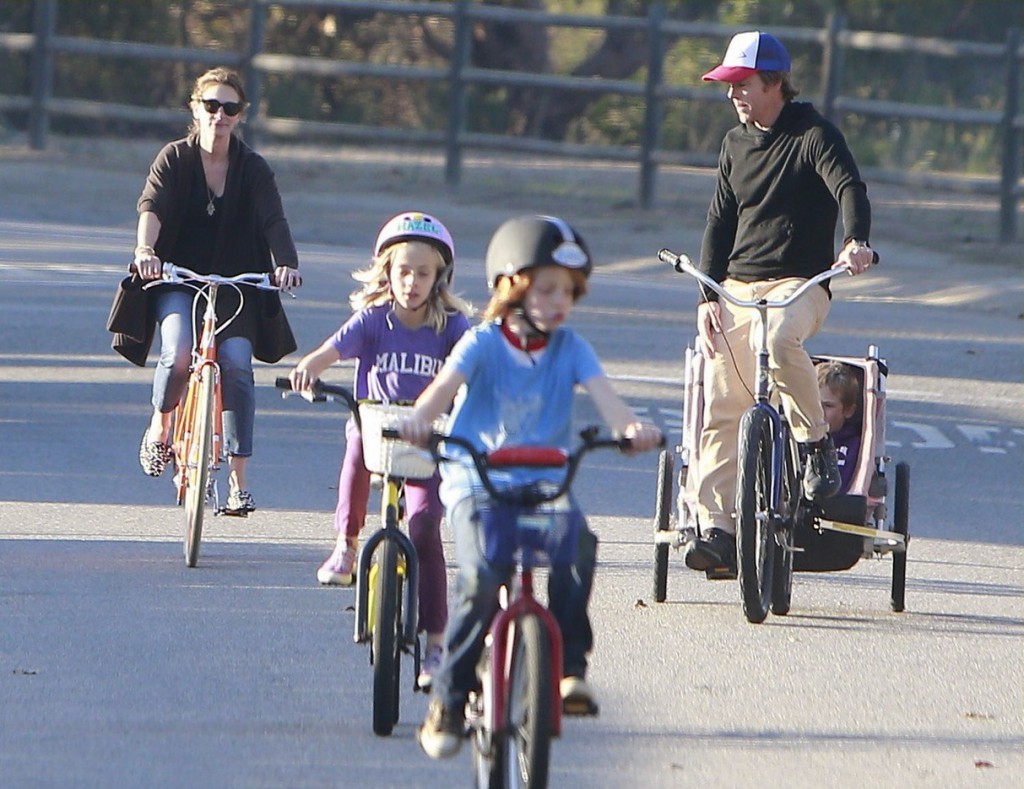 Exclusive... Julia Roberts & Family Out For A Bike Ride In Malibu